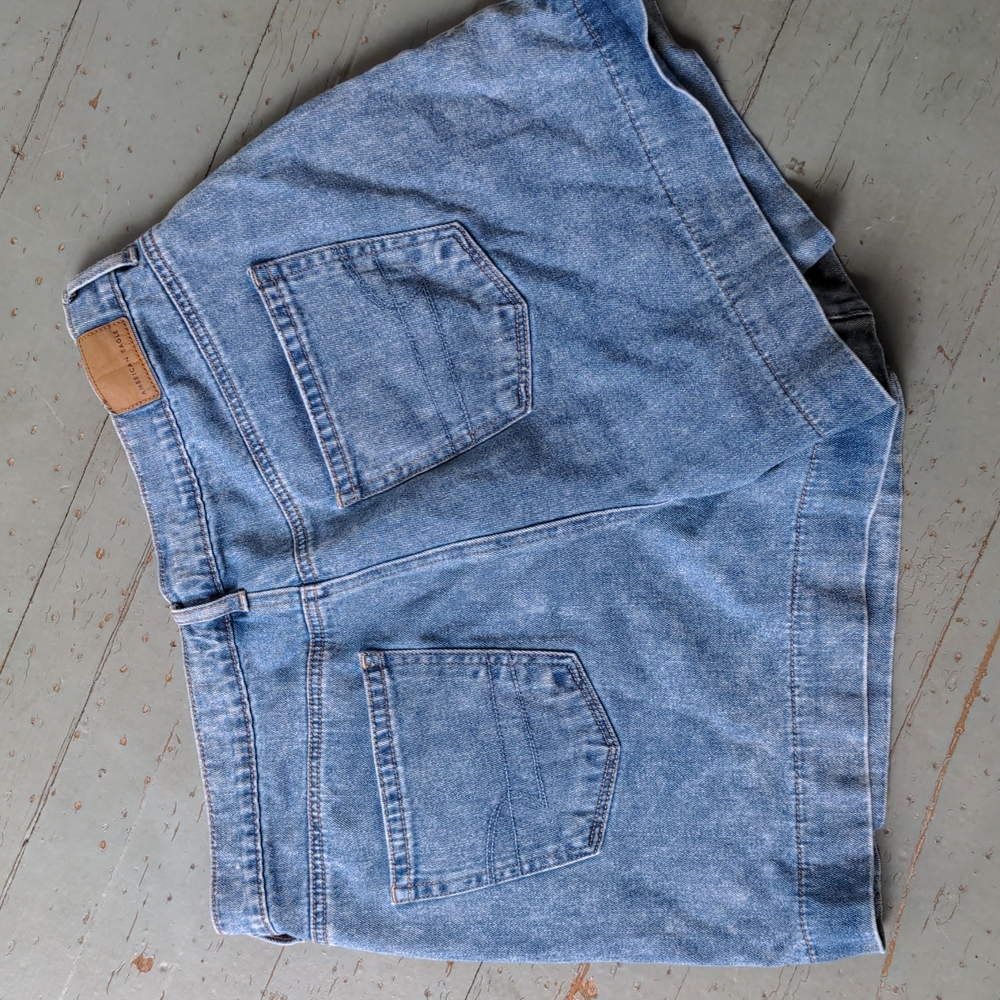 American Eagle distressed mom shorts - Picture 3 of 5